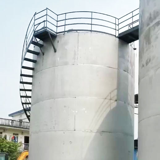 不锈钢化工储罐安装实例